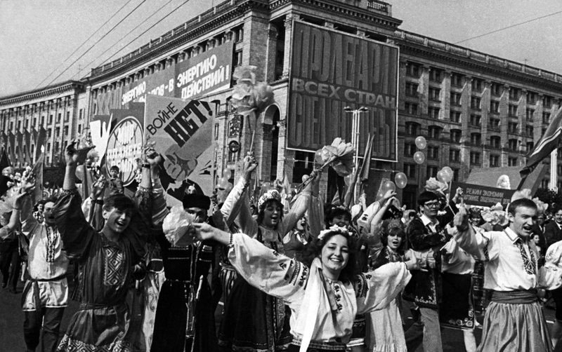 Parade zum 1. Mai 1986 in Kiew, fünf Tage nach dem GAU von Tschernobyl. Foto © Ukrinform