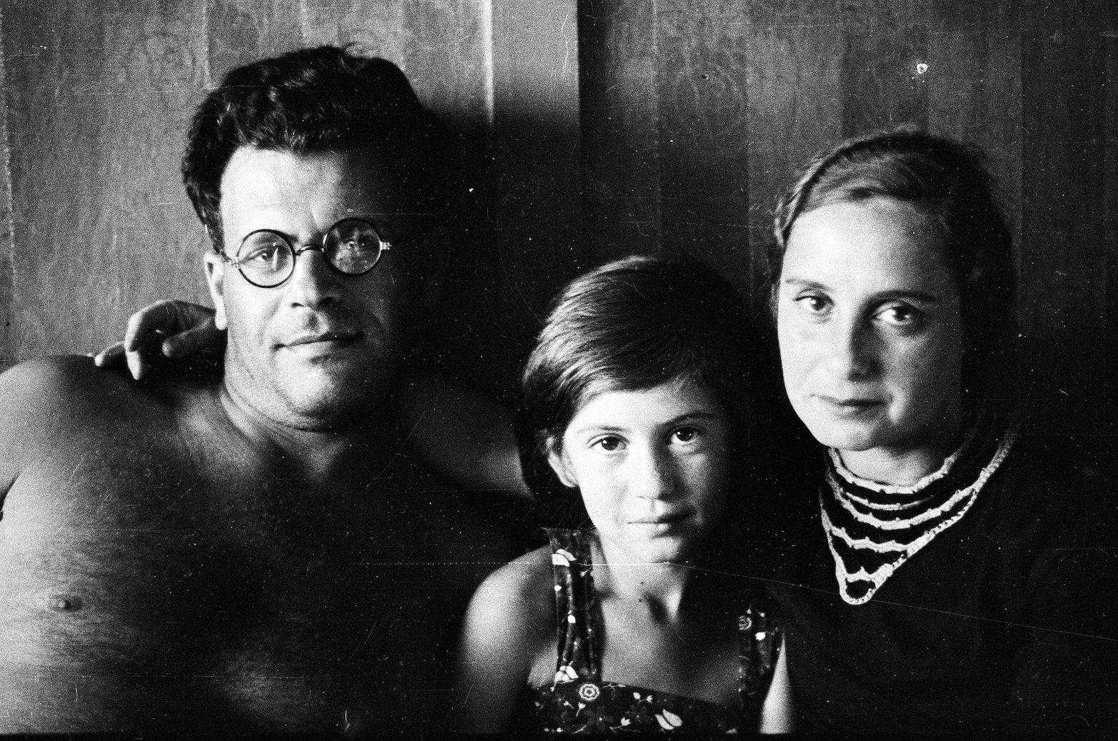 Leningrad. Jakow Henkin mit seiner Frau Frida und Tochter Galina