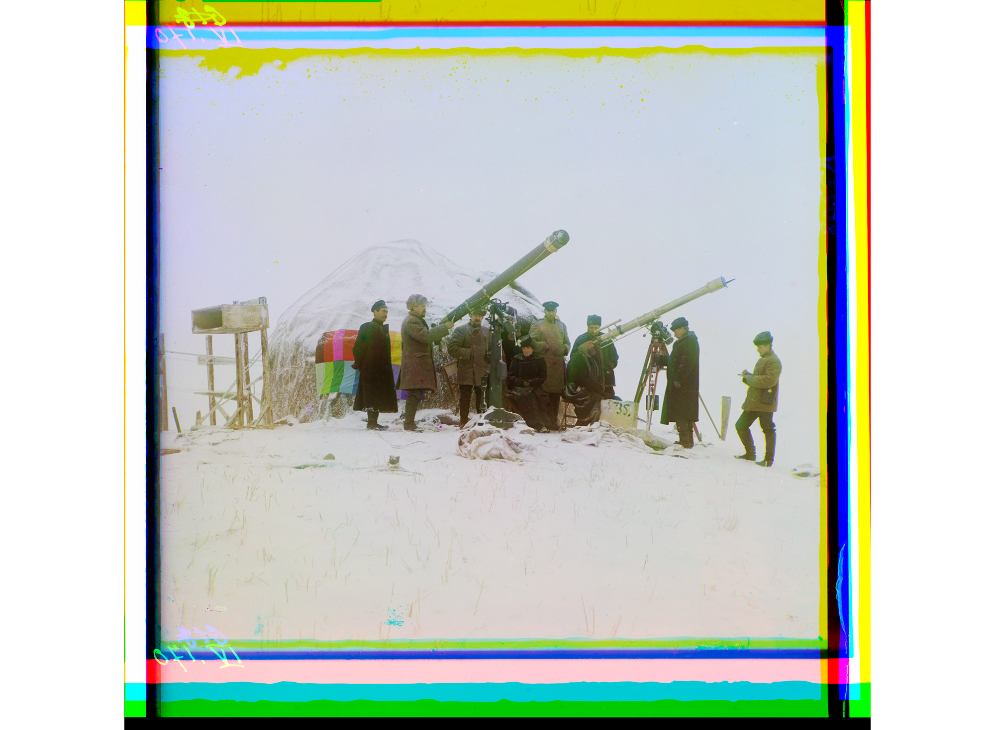 Beobachten einer Sonnenfinsternis am 1. Januar 1907. In der Nähe der Bahnstation Tschernjajewo im Tian-Shan-Gebirge oberhalb der Saljutkin-Minen, Golodnaja Steppe 1907