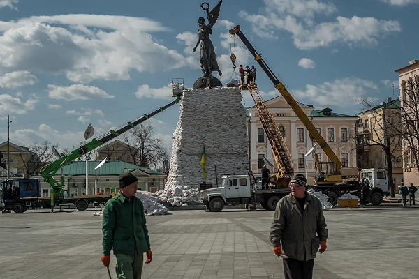 Праздник в дыму войны