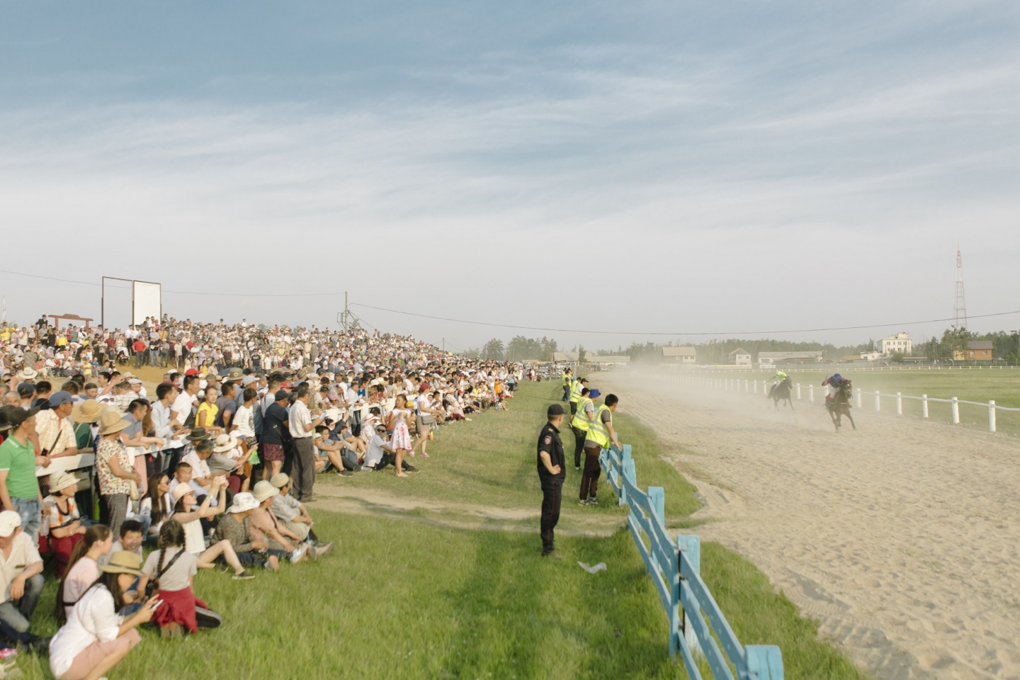 Pferderennen gehören auf einem Ysyach immer dazu / Foto ©  Alexej Wassilew