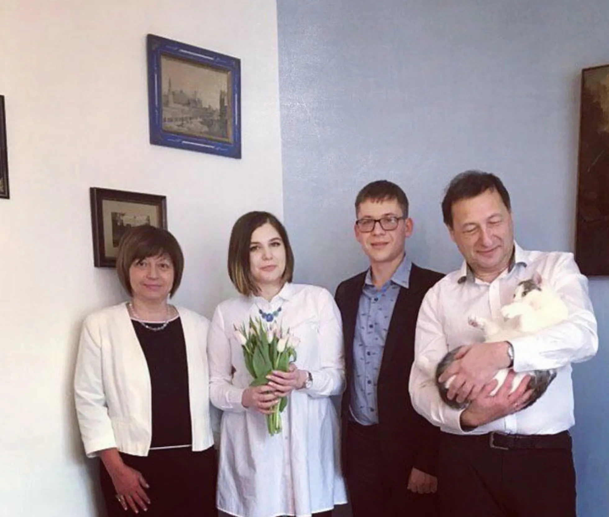Familienbild mit Katze / Foto © privat