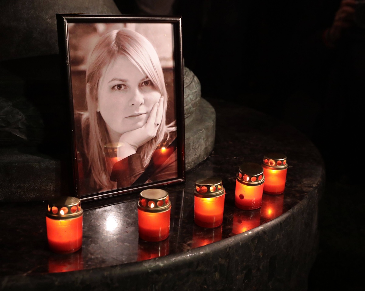„Wer hat den Mord an Katja Handsjuk bestellt?“ – Protokoll eines Verbrechens: das Attentat 1/3