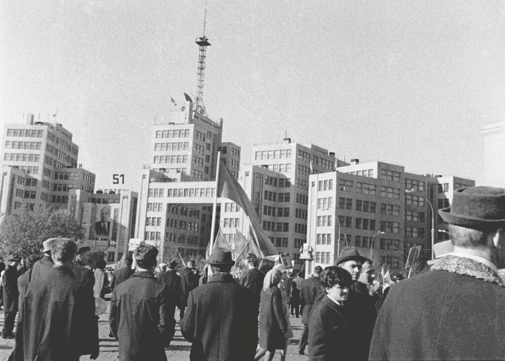 Ernest Hemingway und der Freiheitsplatz von Charkiw