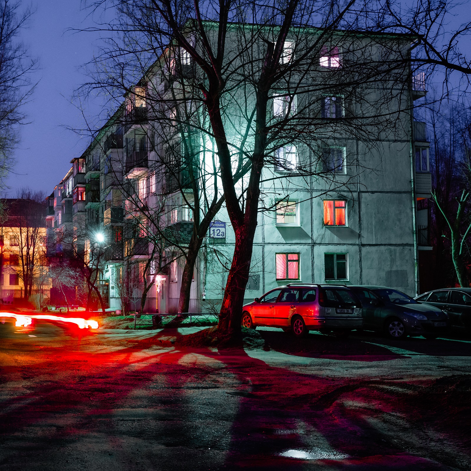 Chruschtschowka im Abendlicht von Minsk / Foto © Andrey Dubinin