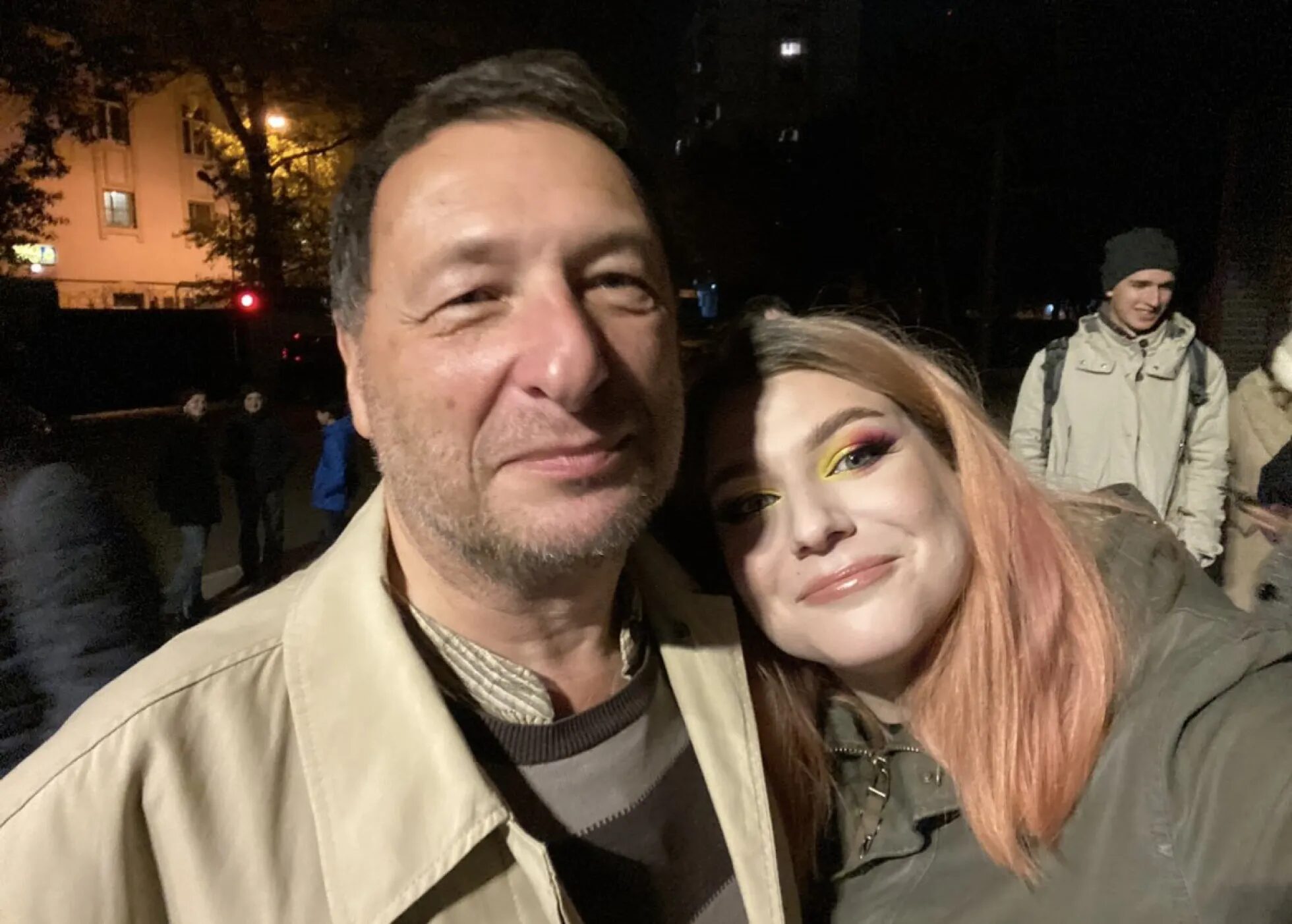 Boris Kagarlizki mit seiner Tochter Xenia. Sie half ihm bei den ersten Schritten mit seinem eigenen YouToube-Kanal. Für ein Video verurteile ihn ein Gericht zu fünf Jahren Lagerhaft / Foto © privat